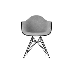 伊姆斯®软垫扶手椅 伊姆斯夫妇 Charles & Ray Eames 伊姆斯夫妇