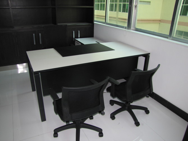 ���ϴ�˹adidas�칫��װ�޹��̰���