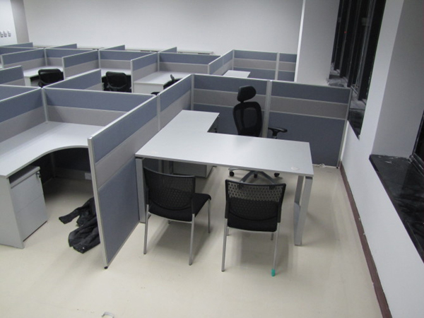 ���ϴ�˹adidas�칫��װ�޹��̰���